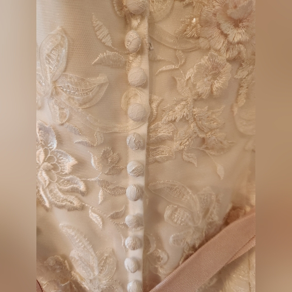 Wedding Dress - Picture 6 of 16